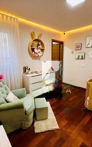 Casa à venda com 221m², 4 quartos e 3 vagas