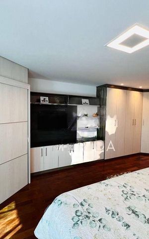 Casa à venda com 221m², 4 quartos e 3 vagas