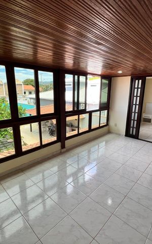Casa para alugar com 200m², 3 quartos e 3 vagas Casa para alugar com 200m², 3 quartos e 3 vagasSala
