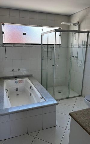 Casa à venda com 360m², 4 quartos e 5 vagas