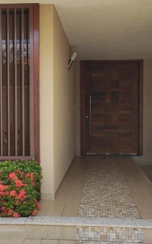 Casa à venda com 295m², 4 quartos e 4 vagas