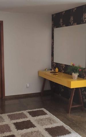 Casa à venda com 295m², 4 quartos e 4 vagas