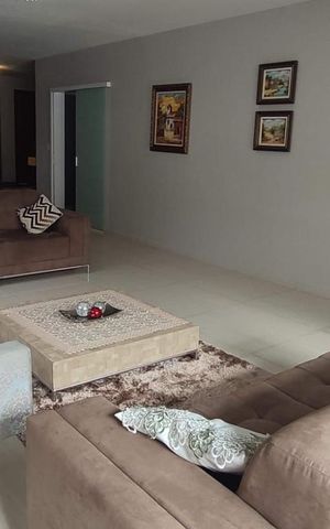 Casa à venda com 295m², 4 quartos e 4 vagas