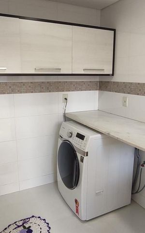 Casa à venda com 295m², 4 quartos e 4 vagas