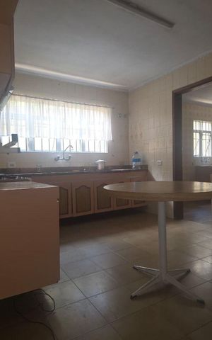 Casa à venda com 300m², 3 quartos e 5 vagas