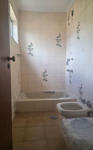 Casa à venda com 300m², 3 quartos e 5 vagas