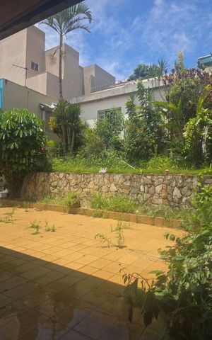 Casa à venda com 300m², 3 quartos e 5 vagas
