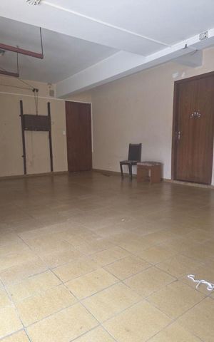 Casa à venda com 300m², 3 quartos e 5 vagas