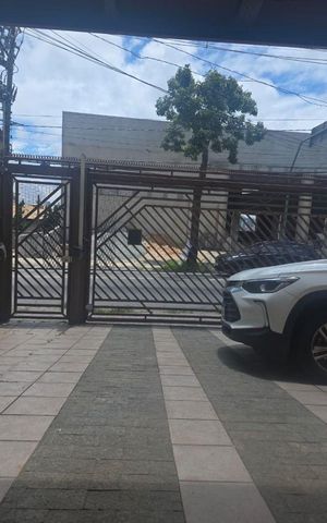 Casa à venda com 300m², 3 quartos e 5 vagas