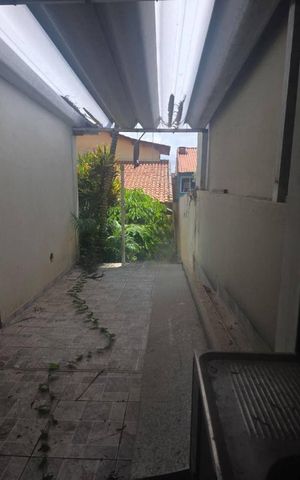 Casa à venda com 300m², 3 quartos e 5 vagas