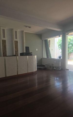 Casa à venda com 300m², 3 quartos e 5 vagas