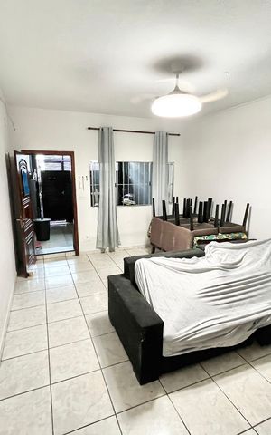 Casa para alugar com 240m², 3 quartos e 1 vaga Casa para alugar com 240m², 3 quartos e 1 vagaSala