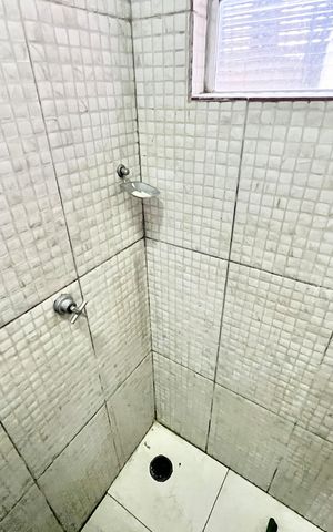 Casa para alugar com 240m², 3 quartos e 1 vaga Casa para alugar com 240m², 3 quartos e 1 vagaBanheiro Social