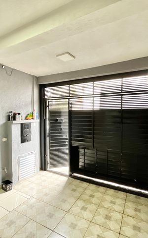 Casa para alugar com 240m², 3 quartos e 1 vaga Casa para alugar com 240m², 3 quartos e 1 vagaGaragem