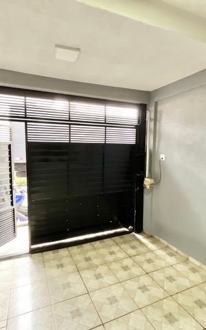 Casa para alugar com 240m², 3 quartos e 1 vaga Casa para alugar com 240m², 3 quartos e 1 vagaGaragem