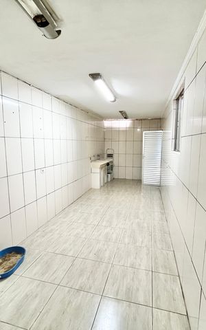 Casa para alugar com 240m², 3 quartos e 1 vaga Casa para alugar com 240m², 3 quartos e 1 vagaÁrea de Serviço