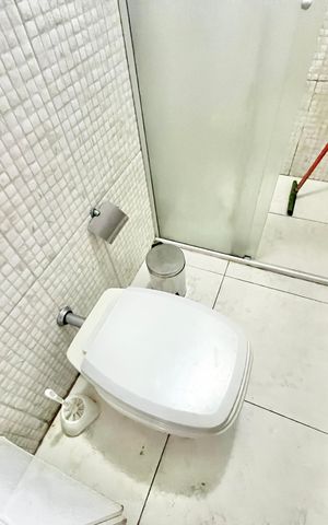 Casa para alugar com 240m², 3 quartos e 1 vaga Casa para alugar com 240m², 3 quartos e 1 vagaBanheiro Social