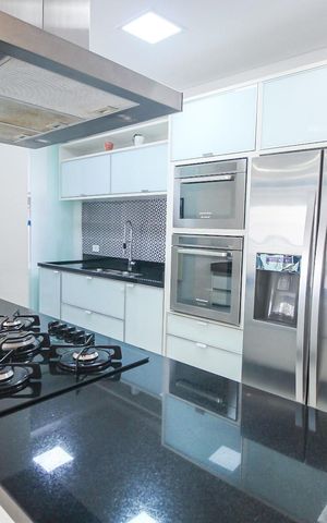 Apartamento à venda com 104m², 2 quartos e 2 vagasCozinha