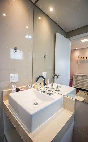 Apartamento à venda com 104m², 2 quartos e 2 vagasBanheiro da Suíte 2