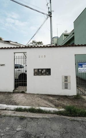 Casa para alugar com 30m², 1 quarto e 1 vagaFachada