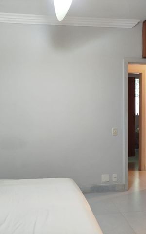 Casa de condomínio à venda com 400m², 4 quartos e 4 vagas Casa de condomínio à venda com 400m², 4 quartos e 4 vagasQuarto