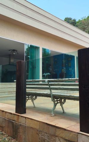 Casa de condomínio à venda com 400m², 4 quartos e 4 vagas Casa de condomínio à venda com 400m², 4 quartos e 4 vagasÁrea externa