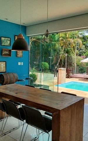 Casa de condomínio à venda com 400m², 4 quartos e 4 vagas Casa de condomínio à venda com 400m², 4 quartos e 4 vagasEspaço Gourmet
