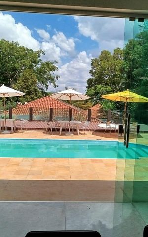 Casa de condomínio à venda com 400m², 4 quartos e 4 vagas Casa de condomínio à venda com 400m², 4 quartos e 4 vagasPiscina