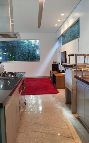 Casa de condomínio à venda com 400m², 4 quartos e 4 vagas Casa de condomínio à venda com 400m², 4 quartos e 4 vagasCozinha