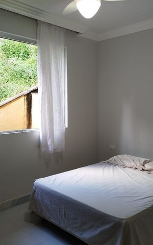 Casa de condomínio à venda com 400m², 4 quartos e 4 vagas Casa de condomínio à venda com 400m², 4 quartos e 4 vagasQuarto