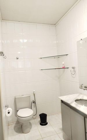 Casa de condomínio à venda com 400m², 4 quartos e 4 vagas Casa de condomínio à venda com 400m², 4 quartos e 4 vagasBanheiro