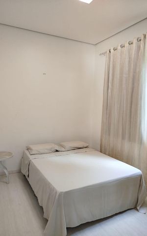 Casa de condomínio à venda com 400m², 4 quartos e 4 vagas Casa de condomínio à venda com 400m², 4 quartos e 4 vagasQuarto