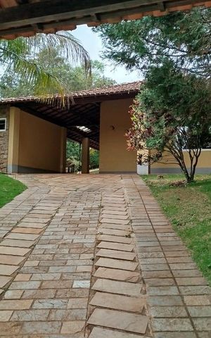 Casa de condomínio à venda com 400m², 4 quartos e 4 vagas Casa de condomínio à venda com 400m², 4 quartos e 4 vagasÁrea externa