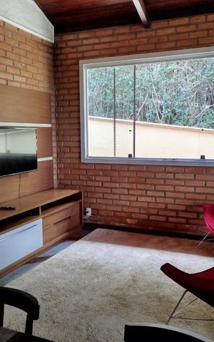 Casa de condomínio à venda com 400m², 4 quartos e 4 vagas Casa de condomínio à venda com 400m², 4 quartos e 4 vagasSala