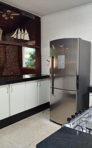 Casa de condomínio à venda com 400m², 4 quartos e 4 vagas Casa de condomínio à venda com 400m², 4 quartos e 4 vagasCozinha