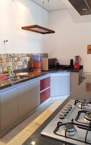 Casa de condomínio à venda com 400m², 4 quartos e 4 vagas Casa de condomínio à venda com 400m², 4 quartos e 4 vagasCozinha