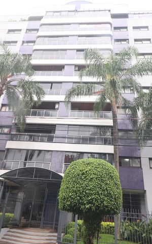 Apartamento à venda com 118m², 3 quartos e 2 vagasFachada