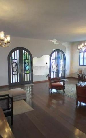 Casa à venda com 564m², 6 quartos e 13 vagas