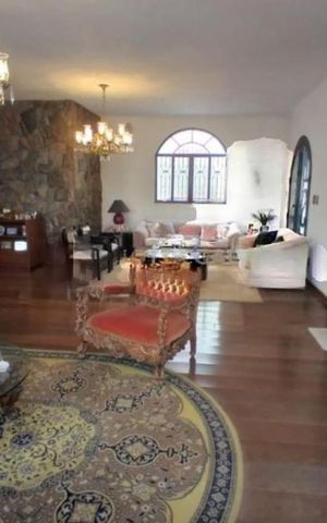 Casa à venda com 564m², 6 quartos e 13 vagas