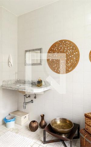 Casa para alugar com 700m², 4 quartos e 3 vagas