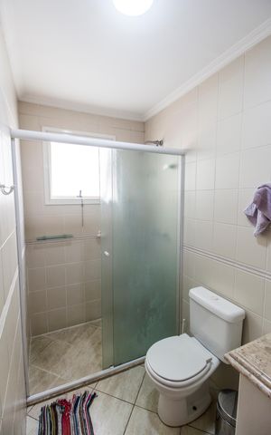 Apartamento à venda com 139m², 3 quartos e 2 vagas Apartamento à venda com 139m², 3 quartos e 2 vagasBanheiro da Suíte