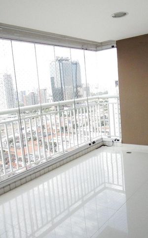 Apartamento à venda com 130m², 3 quartos e 2 vagas Apartamento à venda com 130m², 3 quartos e 2 vagasVaranda