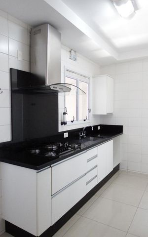 Apartamento à venda com 130m², 3 quartos e 2 vagas Apartamento à venda com 130m², 3 quartos e 2 vagasCozinha