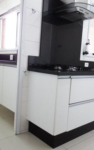 Apartamento à venda com 130m², 3 quartos e 2 vagas Apartamento à venda com 130m², 3 quartos e 2 vagasCozinha