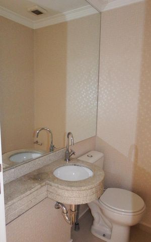 Apartamento à venda com 130m², 3 quartos e 2 vagas Apartamento à venda com 130m², 3 quartos e 2 vagasBanheiro
