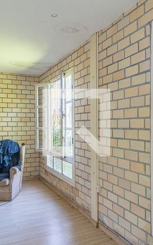 Casa à venda com 100m², 3 quartos e 1 vaga Casa à venda com 100m², 3 quartos e 1 vagaSala