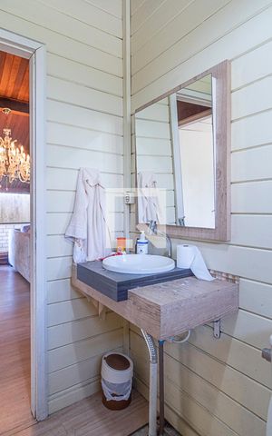 Casa à venda com 100m², 3 quartos e 1 vaga Casa à venda com 100m², 3 quartos e 1 vagaBanheiro 2