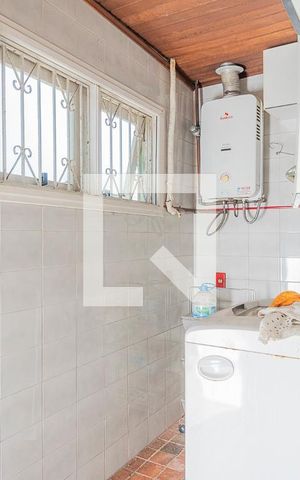 Casa à venda com 100m², 3 quartos e 1 vaga Casa à venda com 100m², 3 quartos e 1 vagaÁrea de Serviço