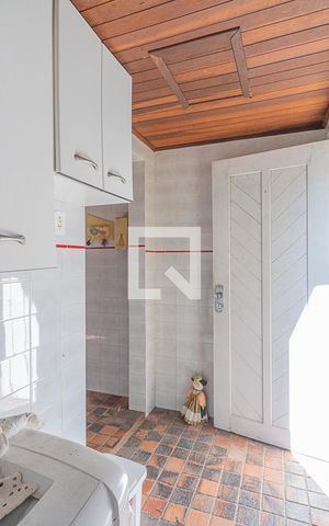 Casa à venda com 100m², 3 quartos e 1 vaga Casa à venda com 100m², 3 quartos e 1 vagaÁrea de Serviço