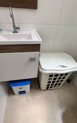 Apartamento à venda com 133m², 4 quartos e 2 vagas Apartamento à venda com 133m², 4 quartos e 2 vagasBanheiro de serviço